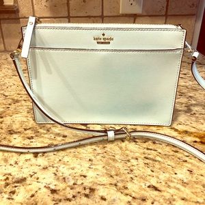 Small Kate Spade cross body structured purse!
